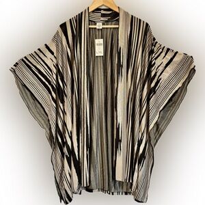 Travelers by Chico’s Shimmery Kimono